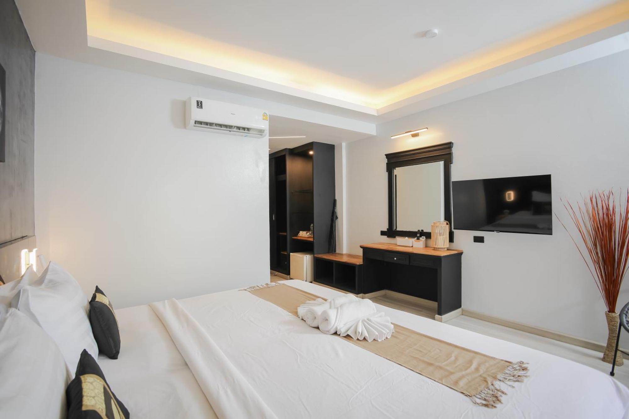 Etk Patong Resort Exterior photo