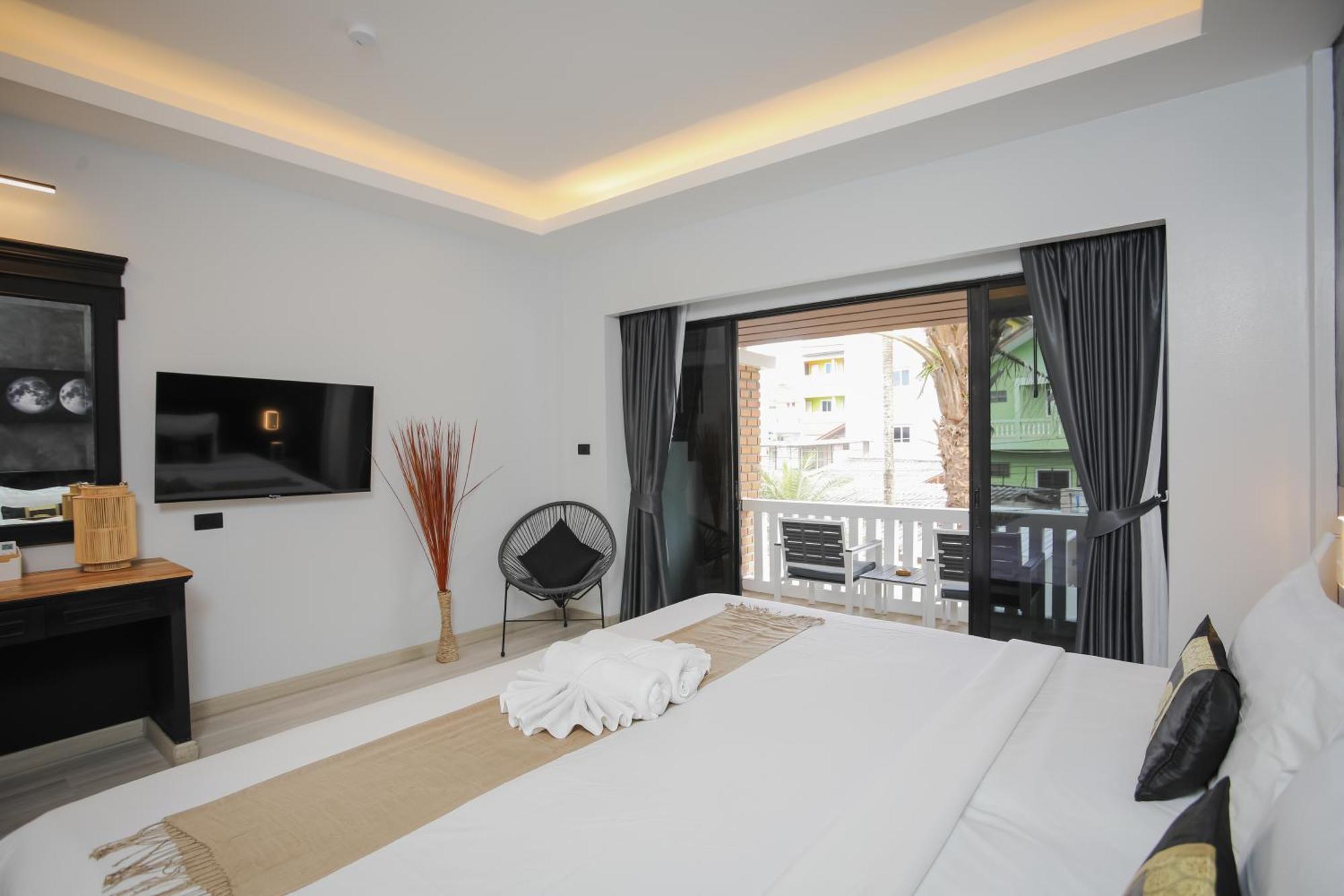 Etk Patong Resort Exterior photo