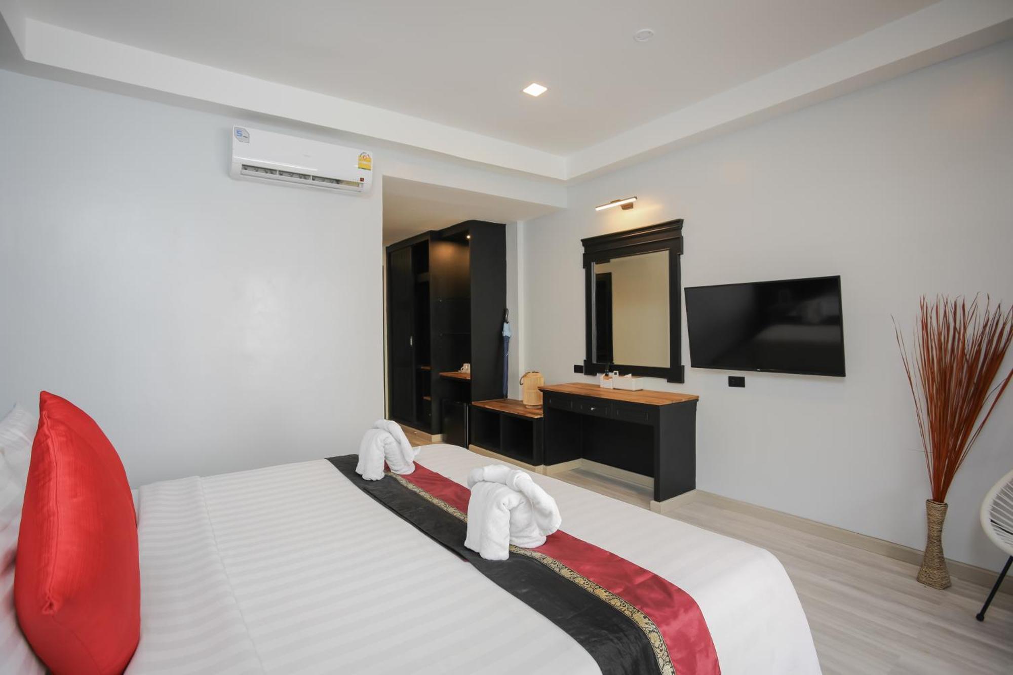 Etk Patong Resort Exterior photo