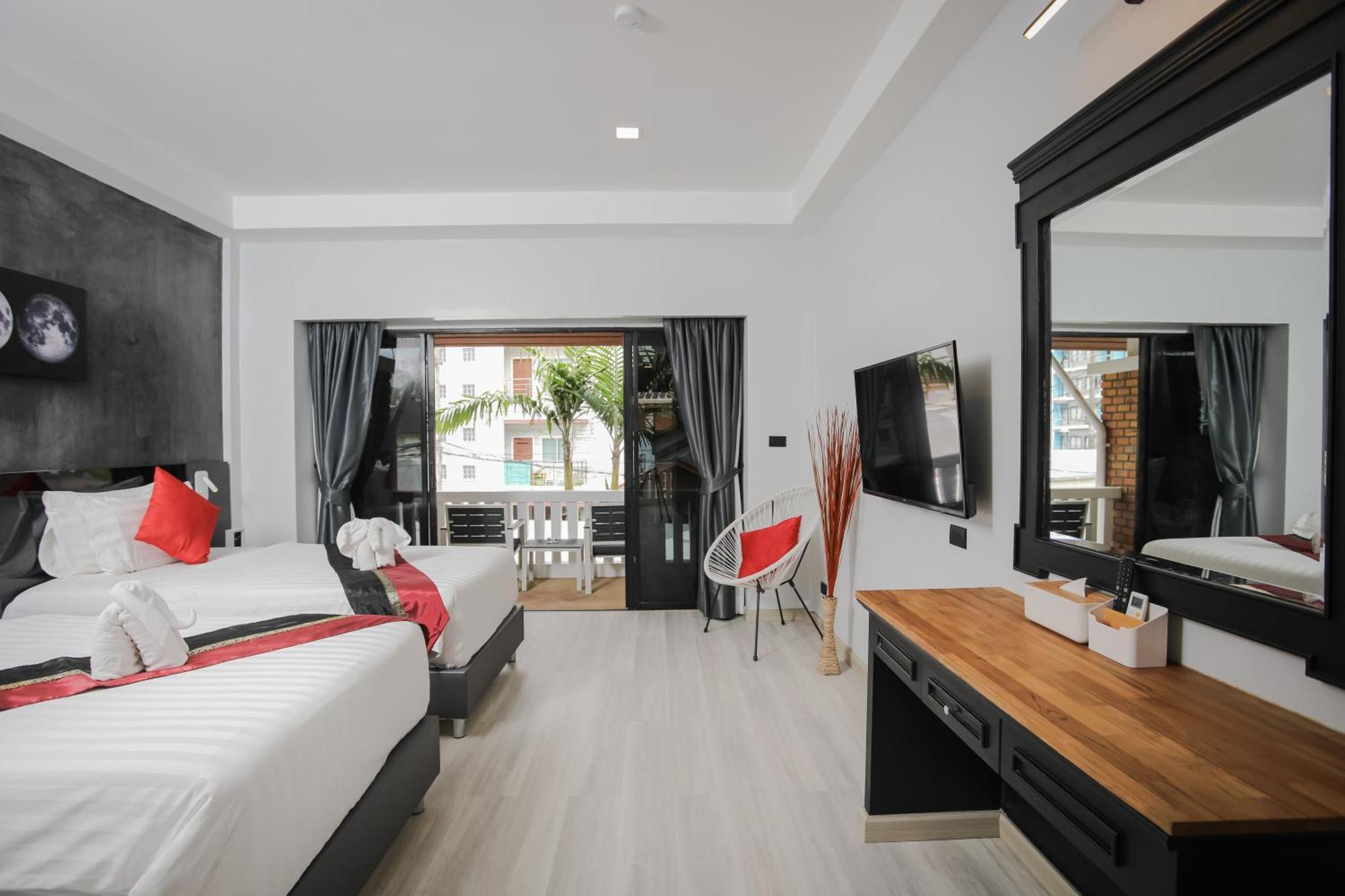Etk Patong Resort Exterior photo