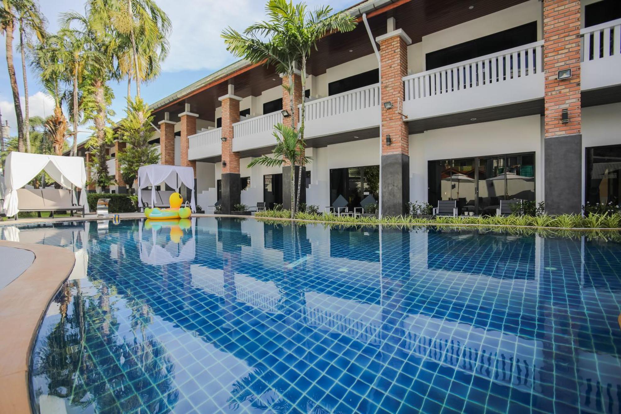 Etk Patong Resort Exterior photo