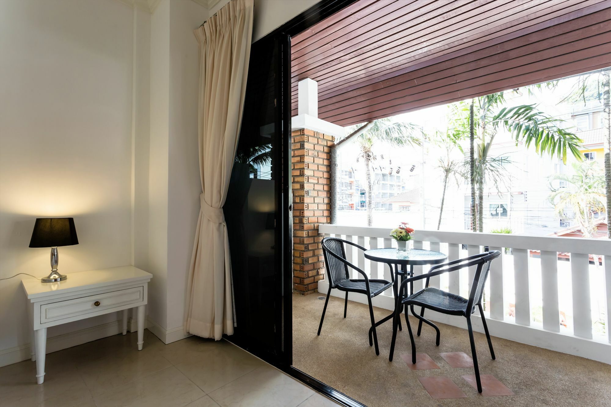 Etk Patong Resort Exterior photo